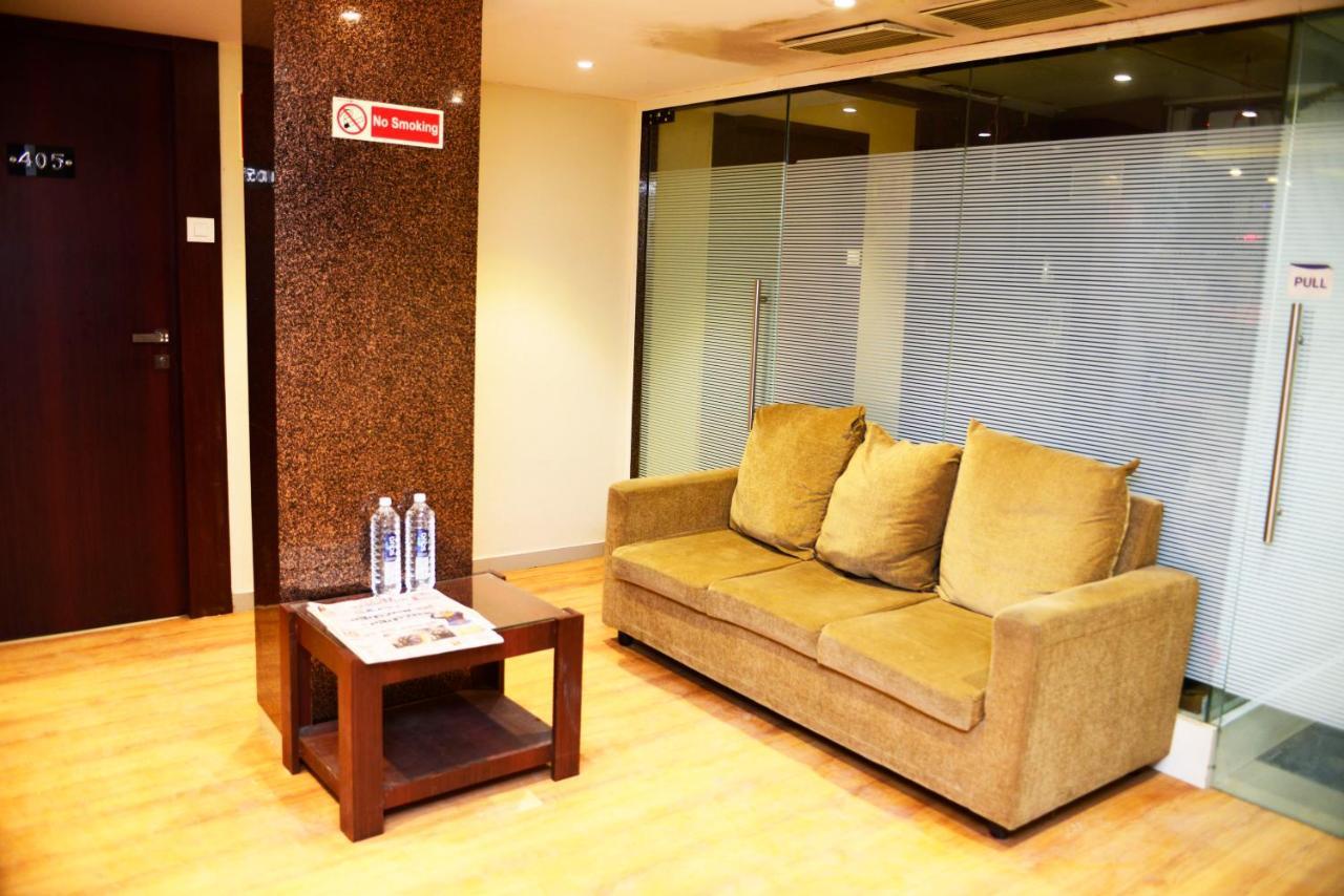 Hotel Malad Inn Opposite Malad Railway Station ムンバイ エクステリア 写真