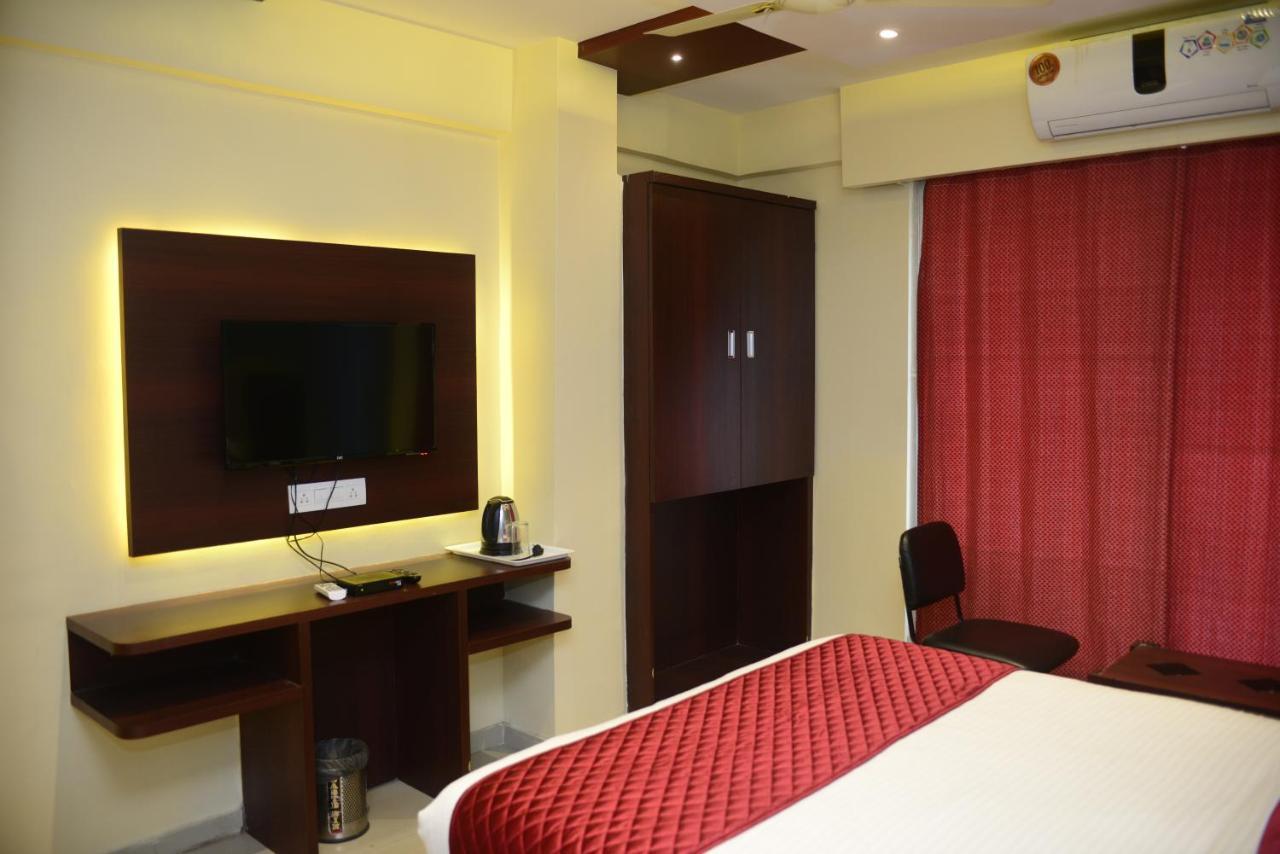 Hotel Malad Inn Opposite Malad Railway Station ムンバイ エクステリア 写真